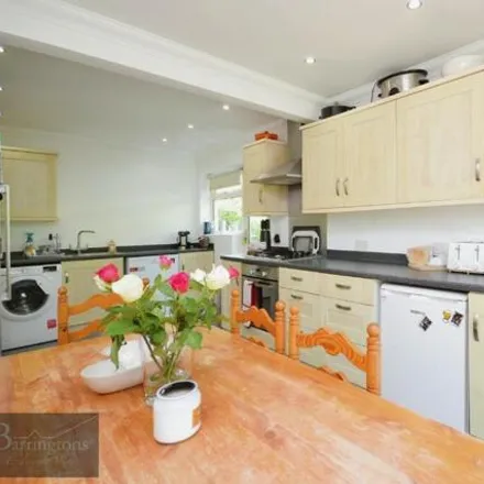Image 3 - Willow Close, Brentwood, CM13 2NT, United Kingdom - House for rent
