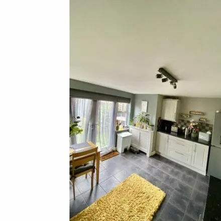 Image 5 - 19 Pinewood Close, North Lincolnshire, DN16 3FB, United Kingdom - Townhouse for sale