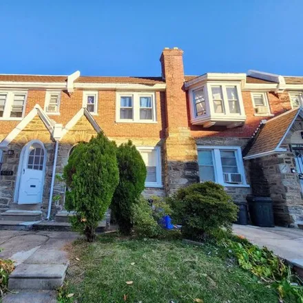 Rent this 4 bed house on St. Hilary Hall in North 20th Street, Philadelphia