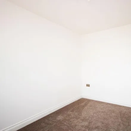 Image 9 - 14 Park Road, London, NW4 3PH, United Kingdom - Apartment for rent