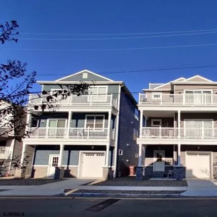 Rent this 3 bed house on 46 Little Rock Avenue in Ventnor City, NJ 08406