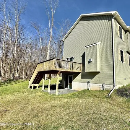 Image 5 - 2025 Forest Lake Drive, Middle Smithfield Township, PA 18302, USA - House for sale