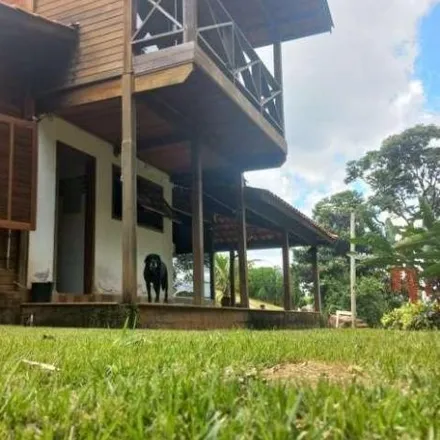 Buy this 3 bed house on Quintas das Rosas in Estrada Vereador José Ferreira 241, Vargem das Flores