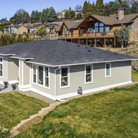 Buy this 3 bed house on 5869 Scenic Ridge Loop in Yakima, WA 98908