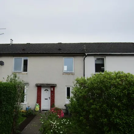 Rent this 3 bed townhouse on The Grove in Dumfries, DG1 1TN