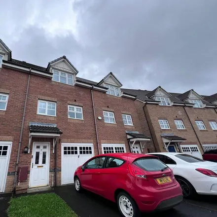 Rent this 3 bed townhouse on Madison Gardens in Westhoughton, BL5 3XR