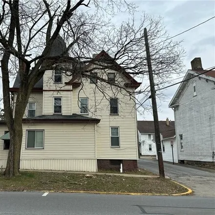 Buy this studio house on 136 North Taylor Avenue in Indiana, PA 15701