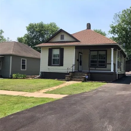 Buy this 3 bed house on 706 South Walnut Street in Sapulpa, OK 74066