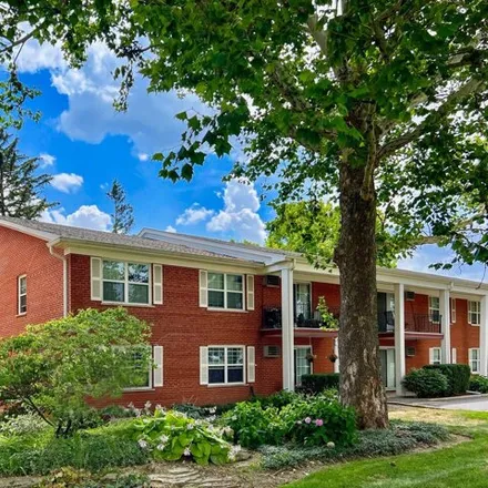 Rent this 1 bed apartment on 741 Pershing Avenue in Glen Ellyn, IL 60137