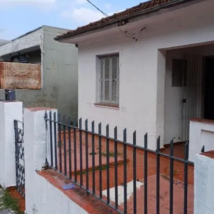 Rent this 2 bed house on Centro de Especialidades Luiz Maria Barletta in Rua Benedita Guerra Zendron, Centro