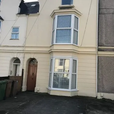 Rent this 6 bed townhouse on Headland Park in Plymouth, PL4 8HT