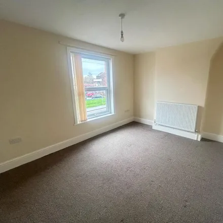 Image 7 - Chester Road, Flint, CH6 5DT, United Kingdom - Townhouse for rent