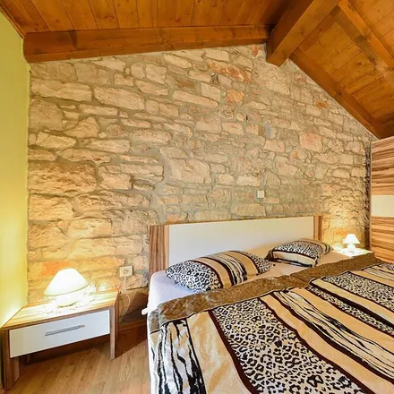 Rent this 2 bed duplex on 52208 Peruški