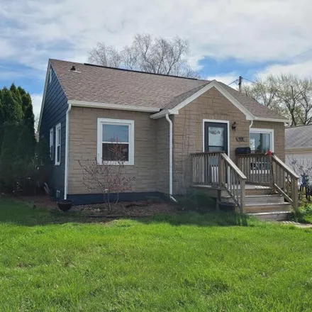 Buy this 2 bed house on 1834 North Richmond Street in Appleton, WI 54911