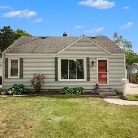 Buy this 3 bed house on 3504 Taft Avenue Southwest in Wyoming, MI 49519