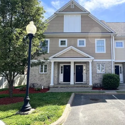 Rent this 3 bed townhouse on 37 Alden St Apt B in Hartford, Connecticut