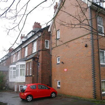 Image 6 - 136 Otley Road, Leeds, LS16 5JJ, United Kingdom - House for rent
