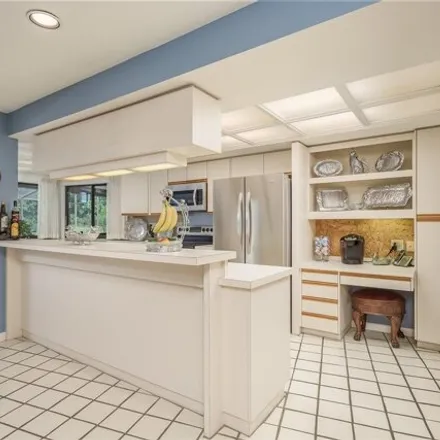 Image 6 - 1301 Willowbrook Drive, Palm Harbor, FL 34683, USA - House for sale