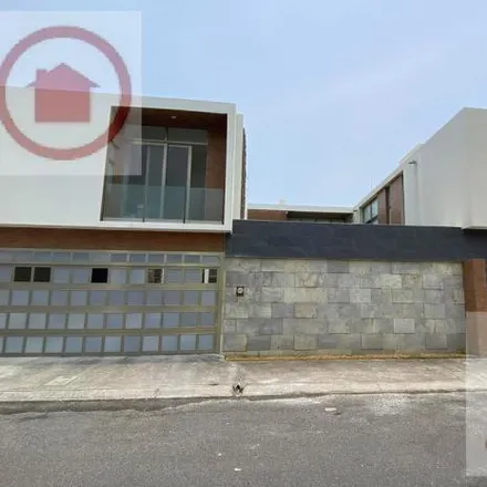 Buy this 5 bed house on Calle Circuito Ibiza in FRACCIONAMIENTO LOMAS DEL SOL, 95264