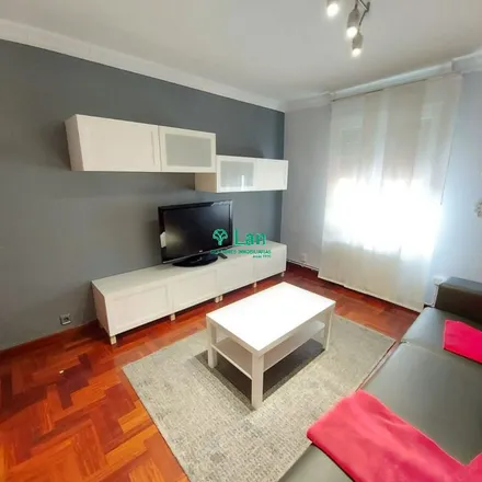 Rent this 3 bed apartment on Calle San Nicolás de Olabeaga / San Nikolas Olabeaga kalea in 36, 48013 Bilbao