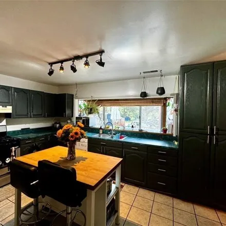 Image 2 - 39101 Calle Bonita, Green Valley, Los Angeles County, CA 91390, USA - House for sale