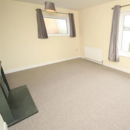 Image 6 - Otley Old Road, Leeds, LS16 6SD, United Kingdom - House for rent