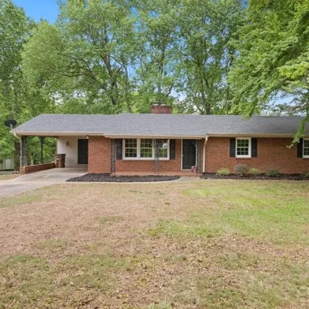 Buy this 3 bed house on 923 Lake Dr in Shelby, North Carolina