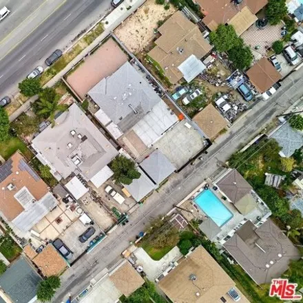 Image 6 - Alley 80357, Los Angeles, CA 91331, USA - House for sale