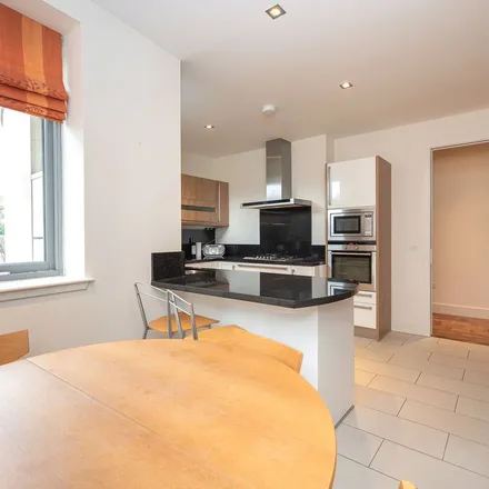 Rent this 4 bed apartment on 5 St Vincent Place in City of Edinburgh, EH3 5BQ