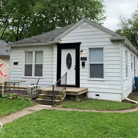 Buy this studio house on 4716 Caroline Avenue in Indianapolis, IN 46205