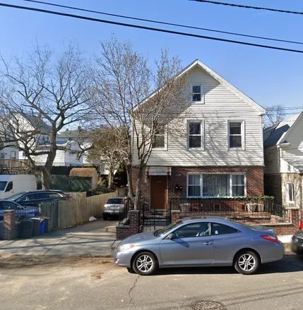 Buy this 7 bed duplex on 2031 Edwin Avenue in Linwood, Fort Lee
