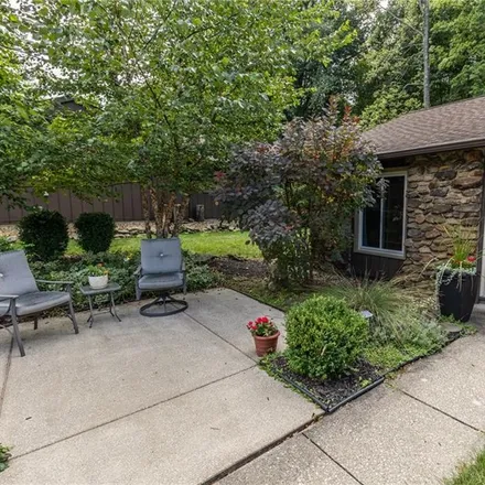 Image 2 - 12835 Falling Water Road, Strongsville, OH 44136, USA - House for sale