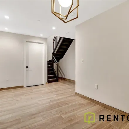 Image 4 - 322 Graham Avenue, New York, NY 11211, USA - Apartment for rent