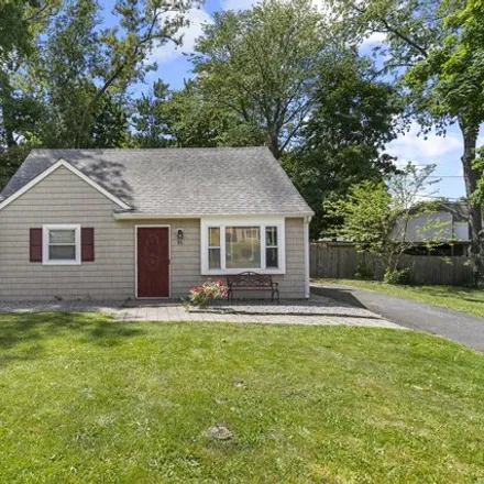 Buy this 2 bed house on 31 Glen Haven Road in New Haven, CT 06513