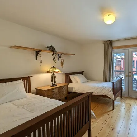 Rent this 3 bed apartment on North Riverdale in Toronto, ON M4K 1E4
