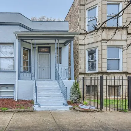 Buy this 3 bed house on 6528 South Rhodes Avenue in Chicago, IL 60637