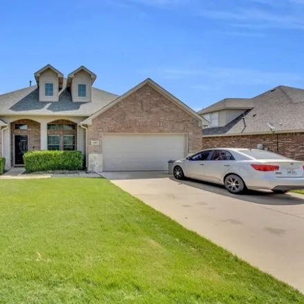Buy this 3 bed house on 2989 Lakeview Cir in Burleson, Texas
