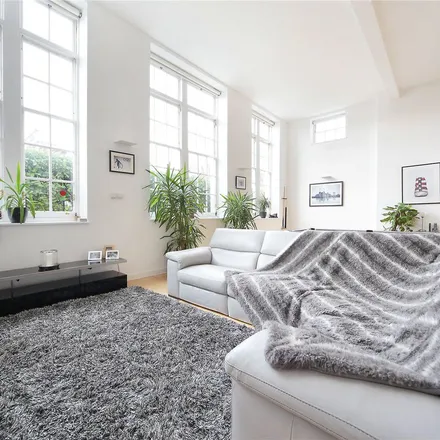 Rent this 2 bed apartment on Victoria Rise in London, SW4 0NU