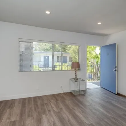 Rent this studio house on Summit View School in Grand View Boulevard, Culver City