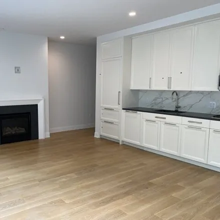 Rent this 1 bed condo on 100 Linden St Unit 109 in Wellesley, Massachusetts