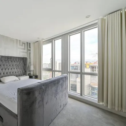 Image 3 - New Providence Wharf, 1 Fairmont Avenue, London, E14 9JA, United Kingdom - Apartment for rent