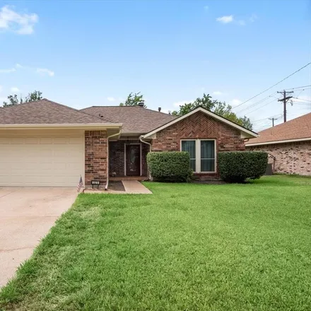 Buy this 3 bed house on 323 Southlake Drive in Forney, TX 75126