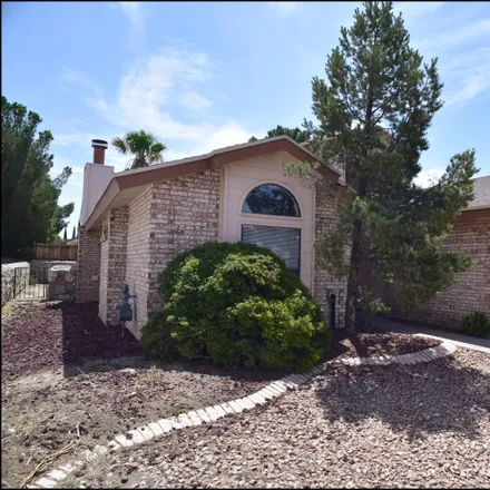 Image 2 - 3012 Silver Lake Place, El Paso, TX 79936, USA - House for rent