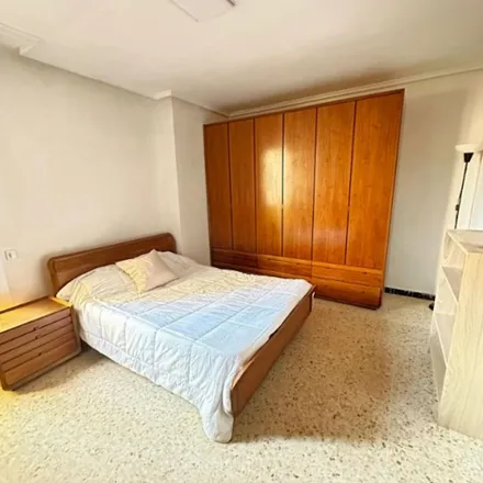 Image 7 - Ibercaja, Plaza de Santo Domingo, 50003 Zaragoza, Spain - Apartment for rent