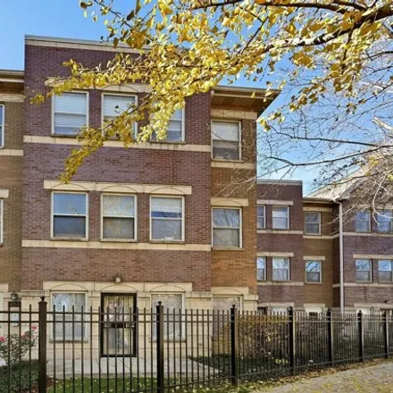 Buy this 2 bed condo on 822 East Bowen Avenue in Chicago, IL 60653
