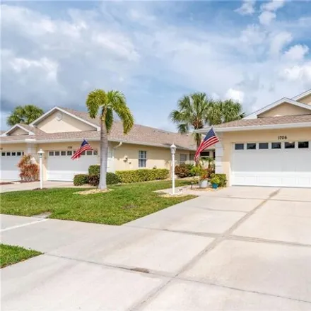 Buy this 2 bed house on 1706 Fountain View Circle in Venice, FL 34292
