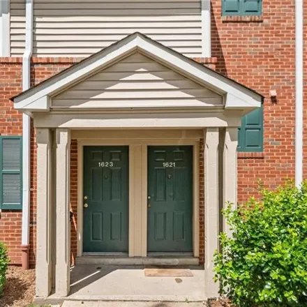 Buy this 1 bed condo on 1600 Oriole Place in Brentwood, Saint Louis County