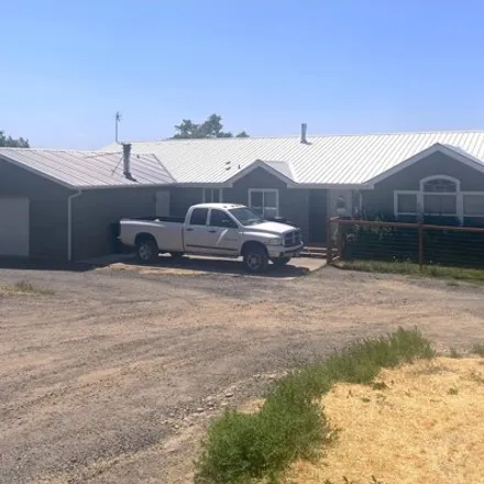 Buy this 4 bed house on 899 Southeast 6th Street in Pendleton, OR 97801