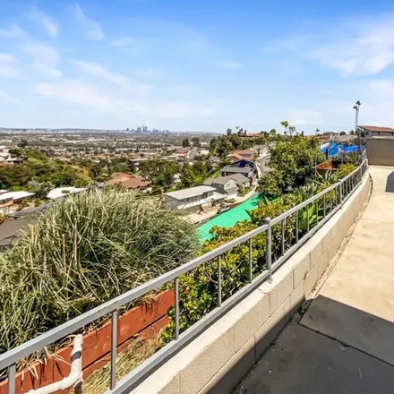 Image 7 - 4523 Don Diego Drive, Los Angeles, CA 90008, USA - House for sale