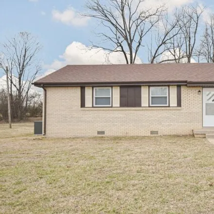 Rent this 3 bed house on 2728 Ann Drive in Clarksville, TN 37040